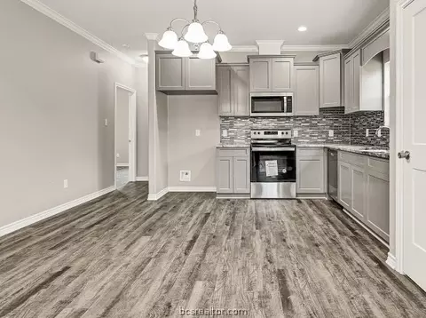 1409 B East 25th St, Bryan, TX 77803 photo 8