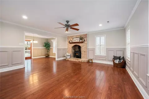 5808 Knightsbridge Ln, Bryan, TX 77802 photo 5