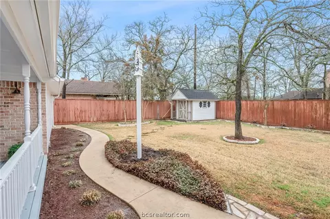 5808 Knightsbridge Ln, Bryan, TX 77802 photo 25