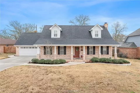 5808 Knightsbridge Ln, Bryan, TX 77802 photo 1