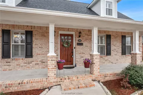 5808 Knightsbridge Ln, Bryan, TX 77802 photo 3