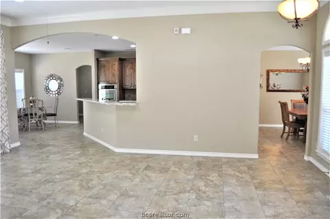 5701 Easterling Dr, Bryan, TX 77808 photo 10