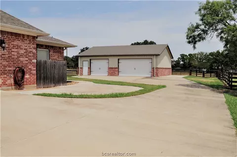 5701 Easterling Dr, Bryan, TX 77808 photo 27