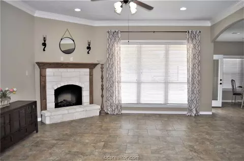 5701 Easterling Dr, Bryan, TX 77808 photo 7