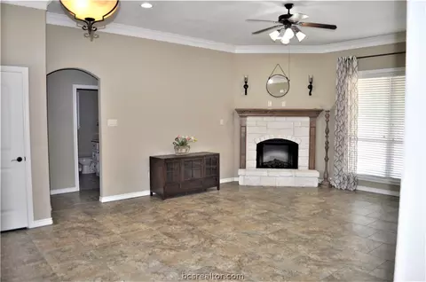 5701 Easterling Dr, Bryan, TX 77808 photo 6
