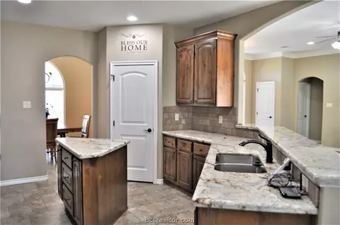 5701 Easterling Dr, Bryan, TX 77808 photo 15