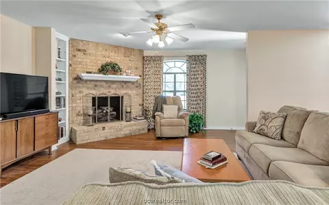 2923 Braeburn St, Bryan, TX 77802 photo 7