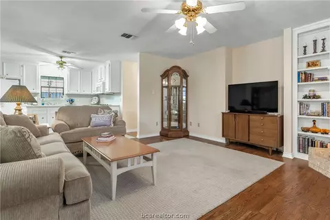 2923 Braeburn St, Bryan, TX 77802 photo 3