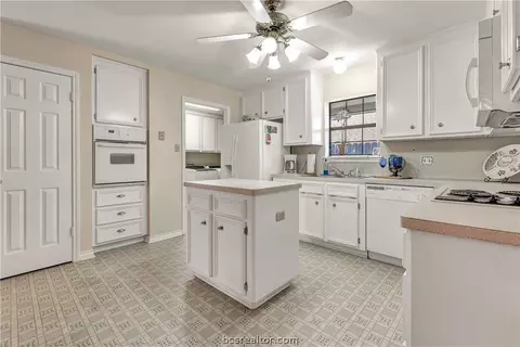 2923 Braeburn St, Bryan, TX 77802 photo 11