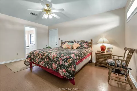 2923 Braeburn St, Bryan, TX 77802 photo 15