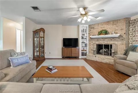 2923 Braeburn St, Bryan, TX 77802 photo 5