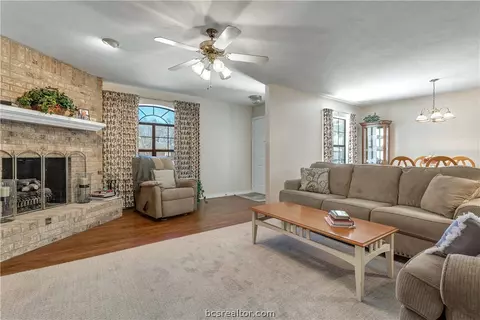2923 Braeburn St, Bryan, TX 77802 photo 4