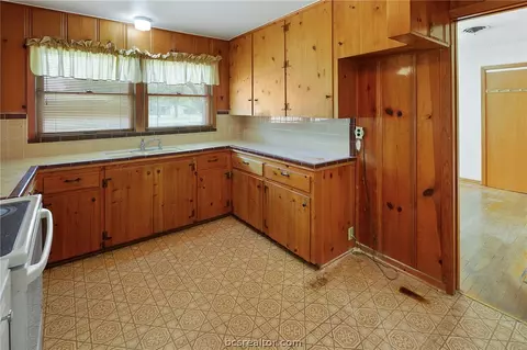 4208 Milam St, Bryan, TX 77801 photo 11