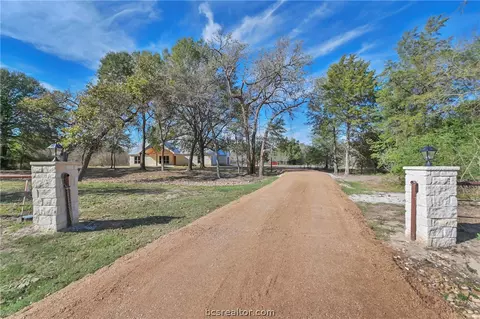 10303 Cobb Rd, Bryan, TX 77808 photo 3
