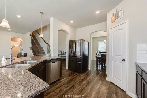 2001 Markley Dr, Bryan, TX 77807 photo 9