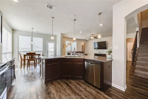 2001 Markley Dr, Bryan, TX 77807 photo 10