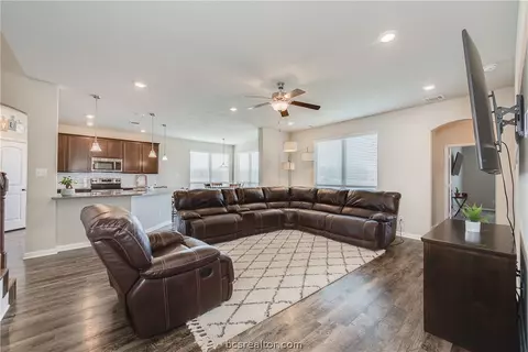 2001 Markley Dr, Bryan, TX 77807 photo 8