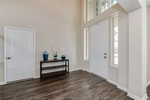 2001 Markley Dr, Bryan, TX 77807 photo 4