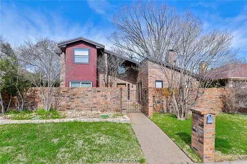 2913 Burning Tree Ct, Bryan, TX 77802 photo 1