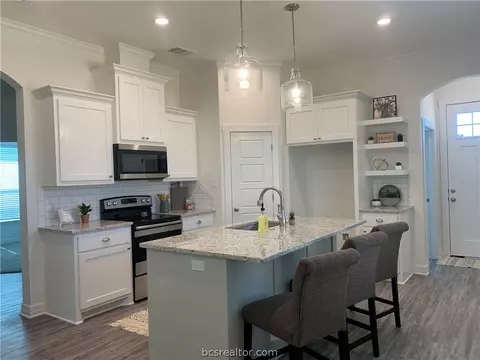 2121 Mountain Wind Loop, Bryan, TX 77807 photo 9