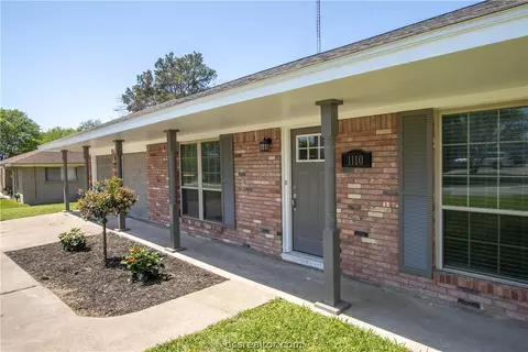 1110 Dona Dr, Bryan, TX 77802 photo 2