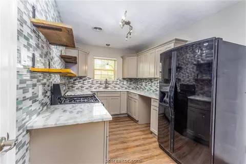 1110 Dona Dr, Bryan, TX 77802 photo 7