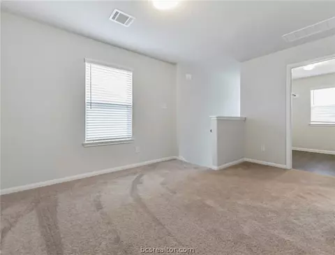979 Crossing Dr, Bryan, TX 77803 photo 9