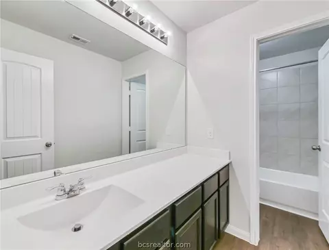 979 Crossing Dr, Bryan, TX 77803 photo 15