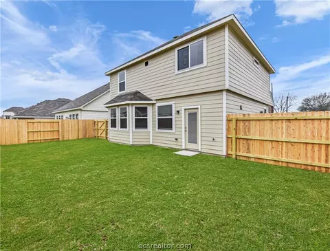 973 Crossing Dr, Bryan, TX 77803 photo 8