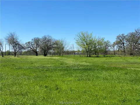 10724 Forsthoff Dr, Bryan, TX 77808 photo 5