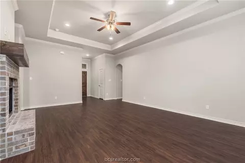 3025 Wolfpack Loop, Bryan, TX 77808 photo 5