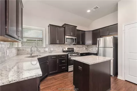3025 Wolfpack Loop, Bryan, TX 77808 photo 8