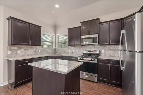 3025 Wolfpack Loop, Bryan, TX 77808 photo 7
