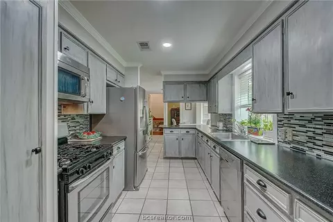 3513 Parkway Ter, Bryan, TX 77802 photo 29