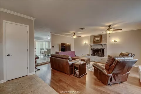 3513 Parkway Ter, Bryan, TX 77802 photo 3