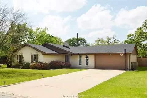 3516 Oakside, Bryan, TX 77802 photo 2