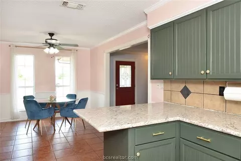 3516 Oakside, Bryan, TX 77802 photo 9