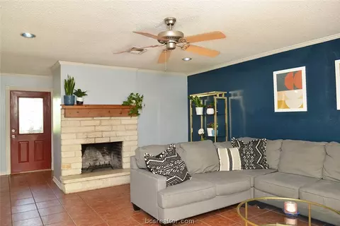 3516 Oakside, Bryan, TX 77802 photo 4