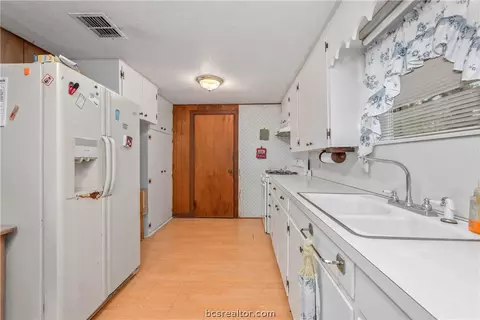 3301 Colson Rd, Bryan, TX 77808 photo 8