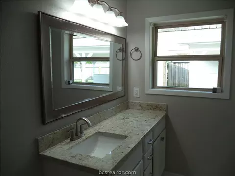 707 Avondale, Bryan, TX 77802 photo 22