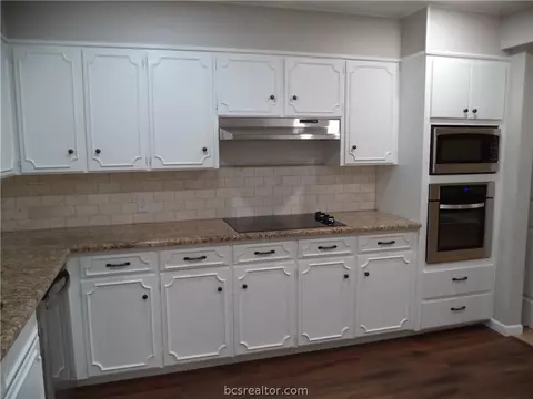 707 Avondale, Bryan, TX 77802 photo 4
