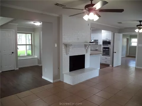 707 Avondale, Bryan, TX 77802 photo 6