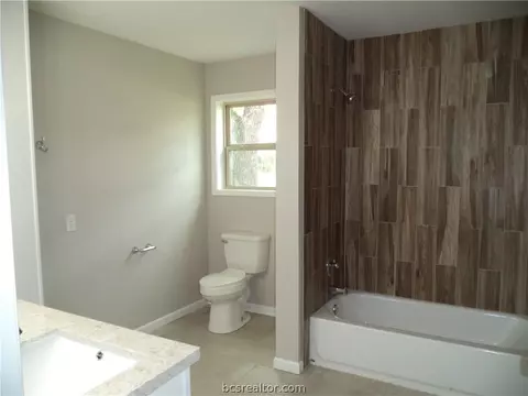 707 Avondale, Bryan, TX 77802 photo 9