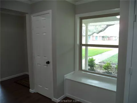 707 Avondale, Bryan, TX 77802 photo 5