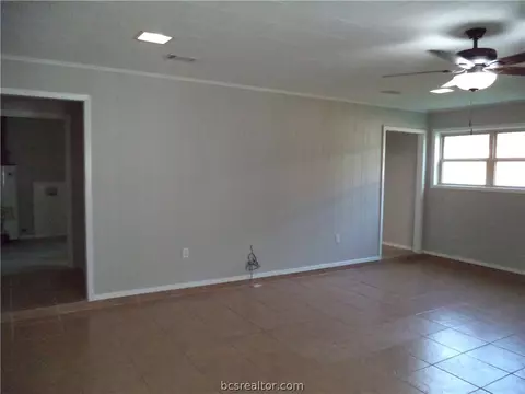 707 Avondale, Bryan, TX 77802 photo 8