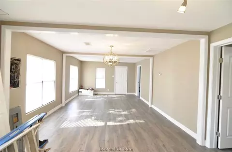 1115 E 23rd St, Bryan, TX 77803 photo 3