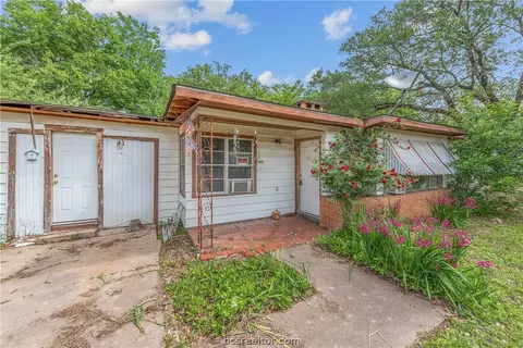 2313 Sandy Ln, Bryan, TX 77801 photo 3