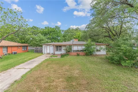 2313 Sandy Ln, Bryan, TX 77801 photo 2