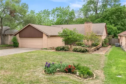 2014 Red River Dr, Bryan, TX 77802 photo 2