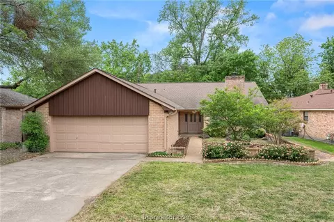 2014 Red River Dr, Bryan, TX 77802 photo 1